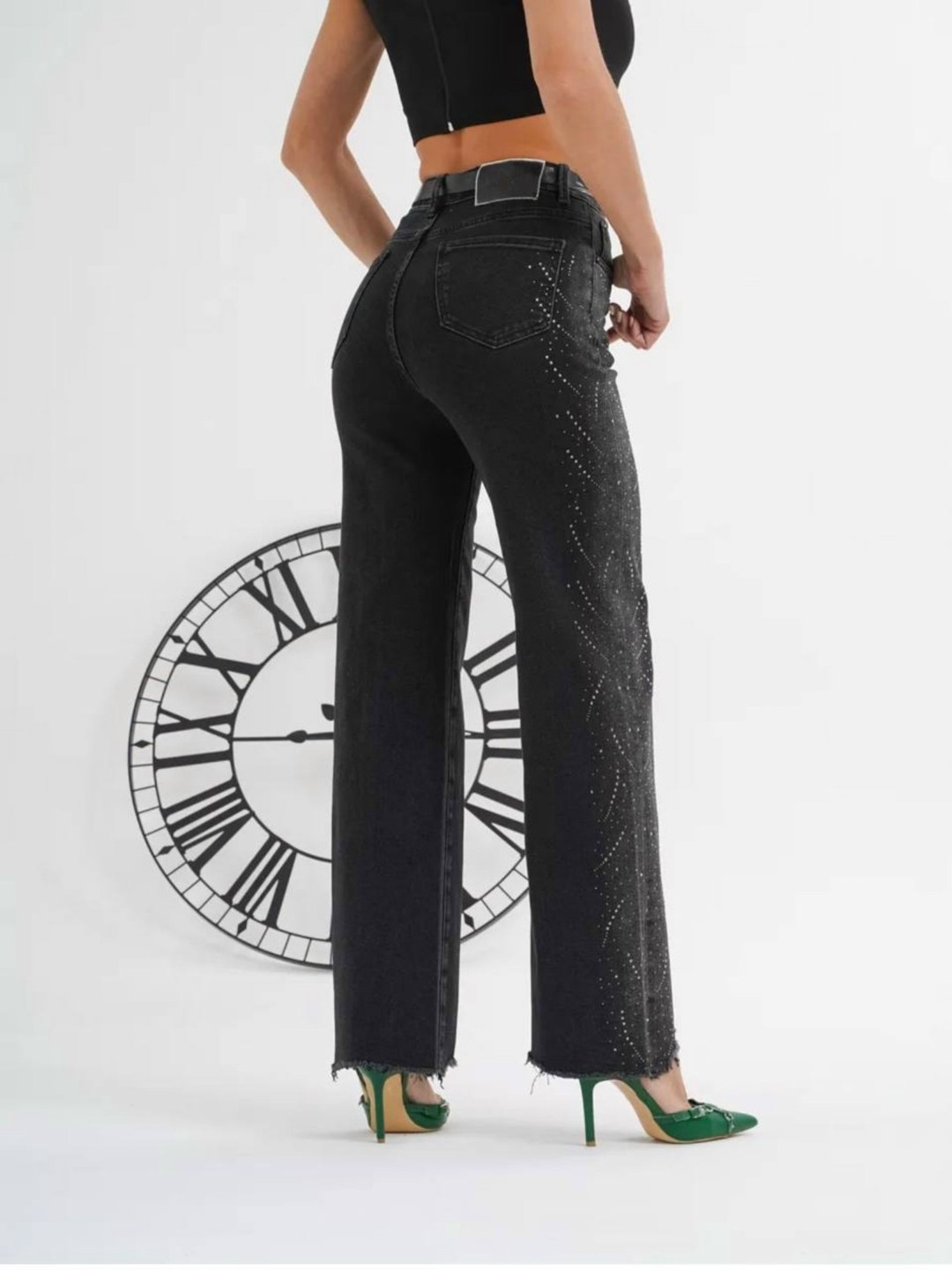 женские джинсы со стразами,джинсы в стразах,джинсы женские со стразами 44,джинсы прямые со стразами высокая посадка sheez,широкие джинсы со стразами