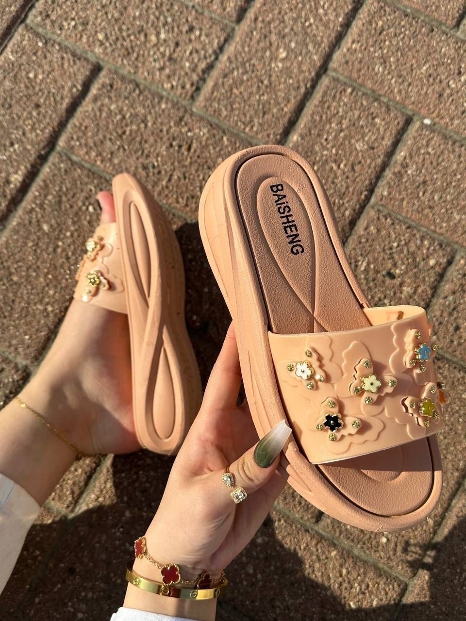 ,женские шлепанцы,женские шлепки,модные шлепанцы,обуви