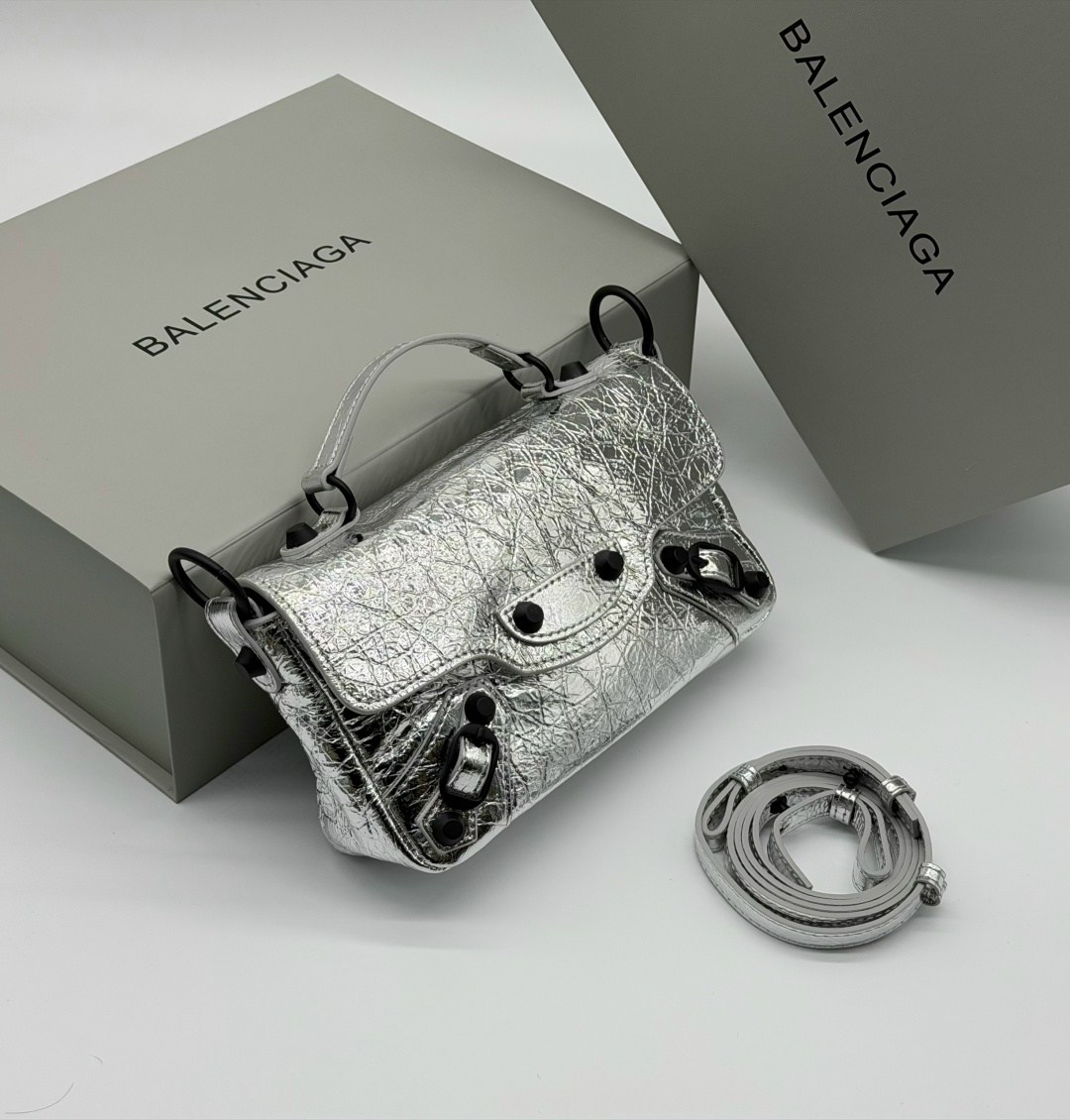 сумка баленсиага серебряная,сумка баленсиага серебро,balenciaga сумки,сумка рюкзак баленсиага,сумка
