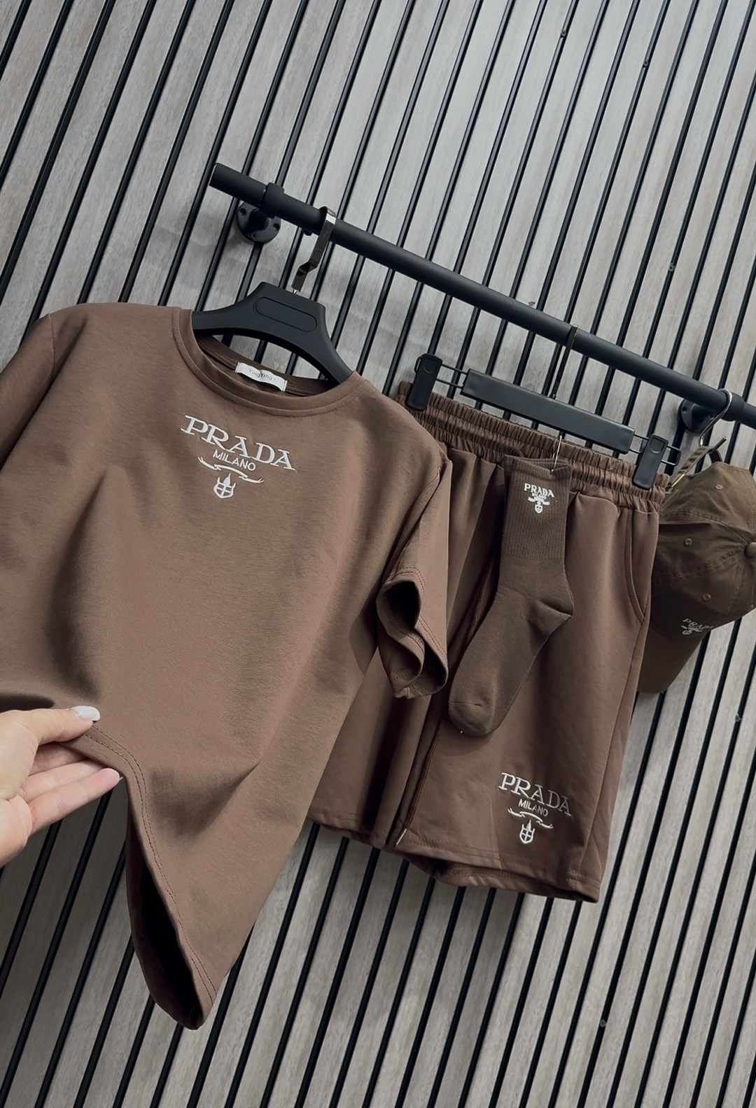 костюм с шортами и футболкой поло летний insomand,костюм футболка с шортам,женский костюм с шортами,костюм женский,женские спортивные костюмы