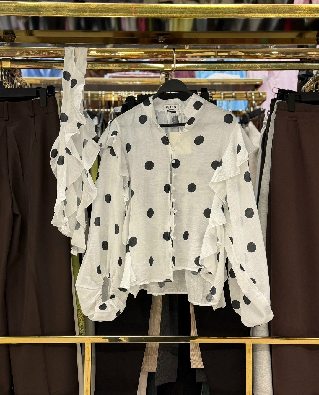 блузка с оборками,женская блузка,блузка нарядная офисная в горох yan&david,блузка женская шифоновая в горошек с воротником-бантом,шифоновая блуза горошек