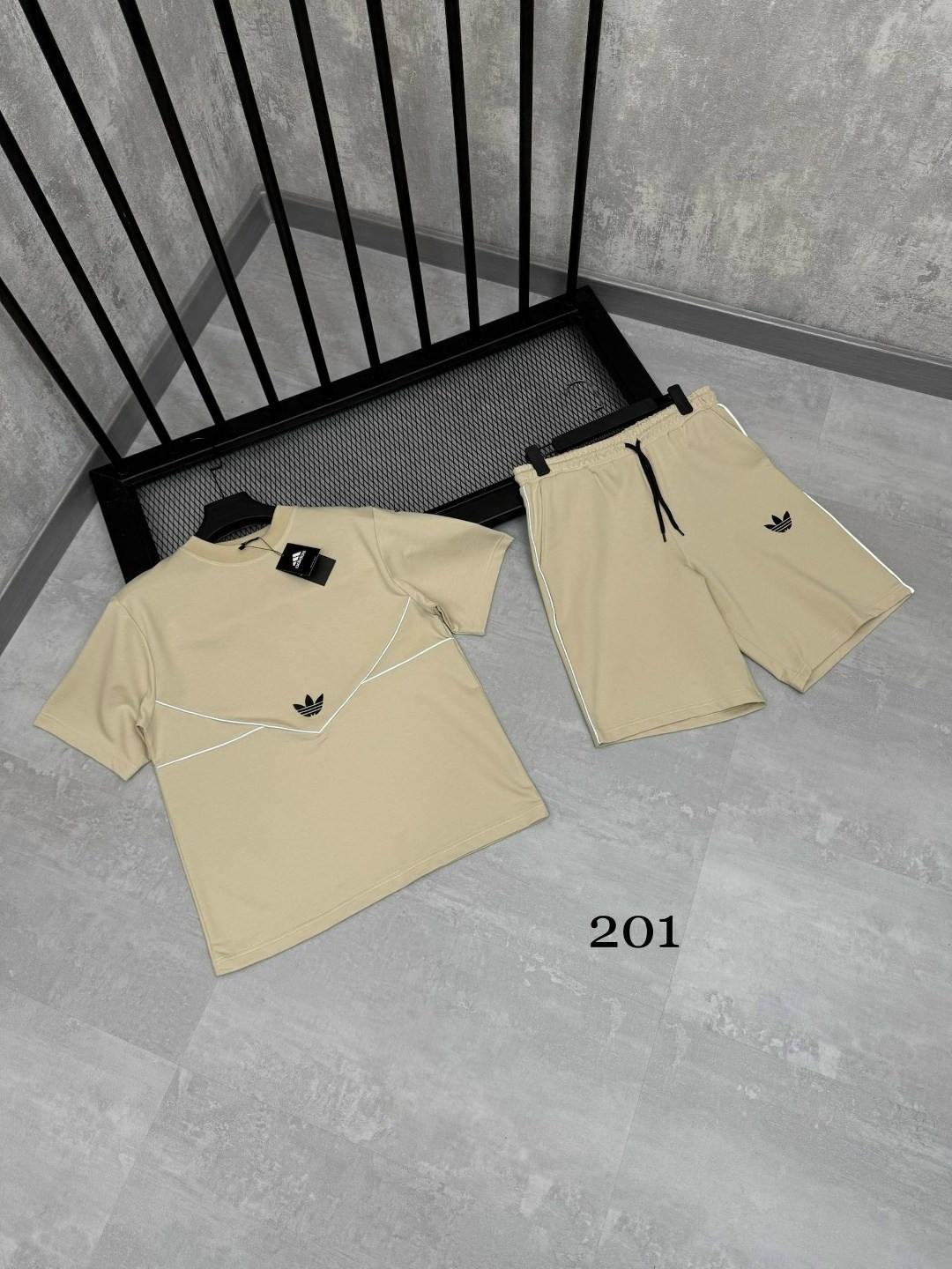 мужские спортивные костюмы,спортивные костюм,костюм спортивный adidas,спортивные костюмы для мужчин,футболки комплект