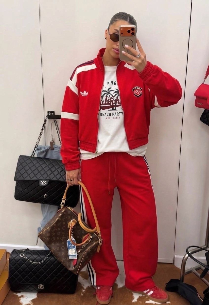 спортивный костюм,спортивный костюм женский,спортивный костюм для женщин,одежда спортивная,стильные спортивные костюмы