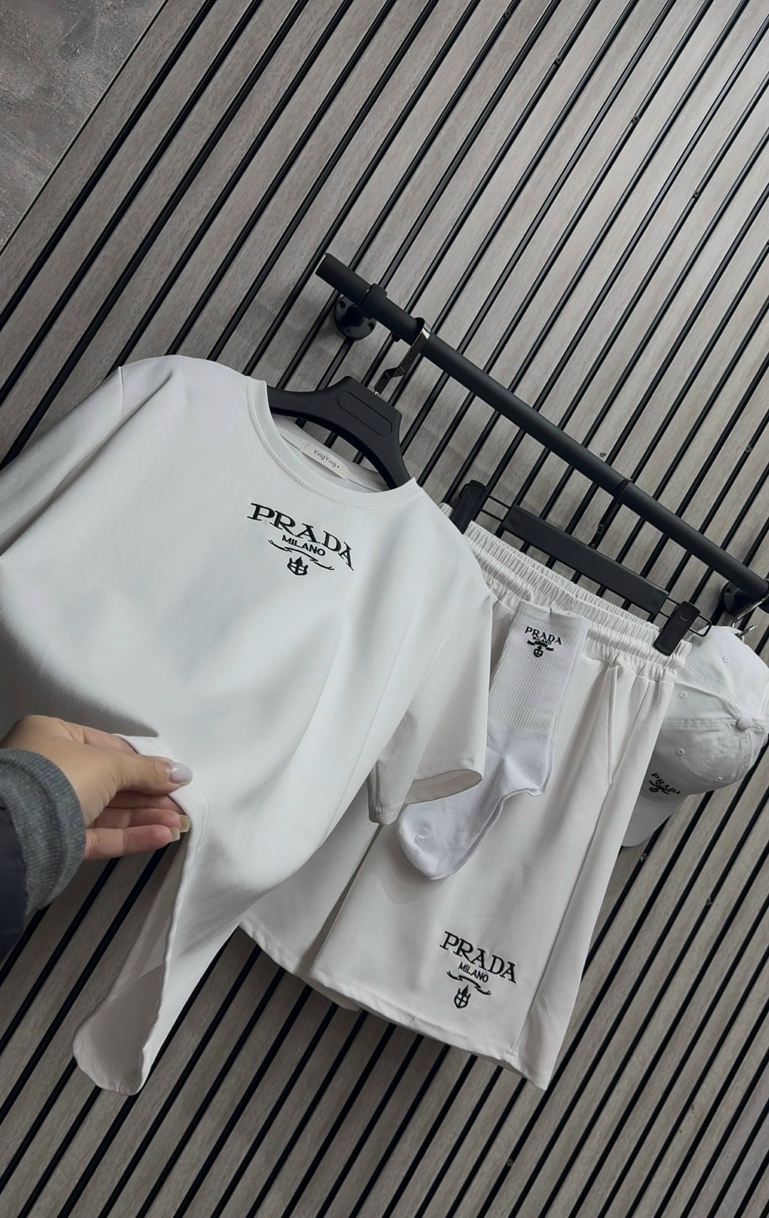 костюм с шортами и футболкой поло летний insomand,костюм футболка с шортам,женский костюм с шортами,костюм женский,женские спортивные костюмы