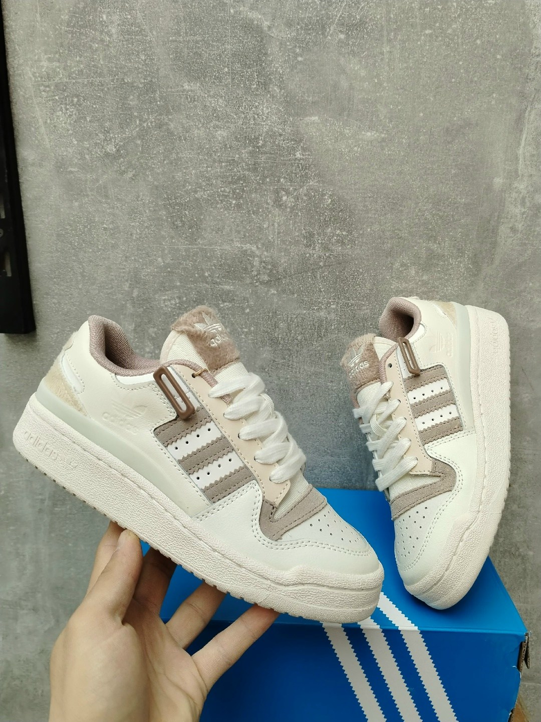 женские кроссовки adidas,кроссовки adidas,кроссовки adidas forum low,,adidas forum low 84 бежевый лайт