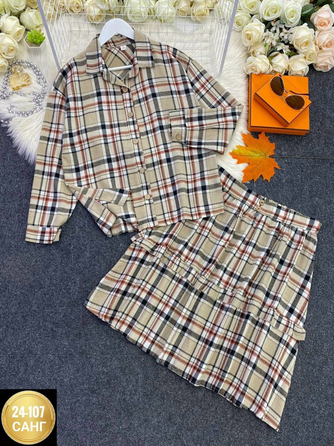 женский костюм двойка в клетку,костюм в клетку,костюм в клетку с юбкой,костюм с юбкой и рубашкой,костюм в клетку с юбкой и рубашкой
