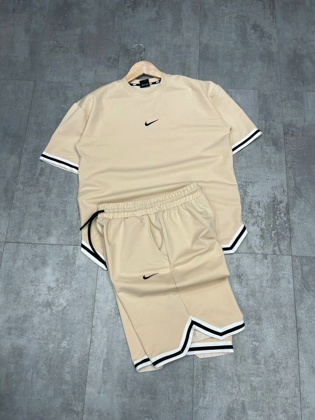 спортивный костюм с шортами nike,спортивные костюм с шортами,спортивный костюм футболка и шорты,спортивные костюмы nike,спортивный костюм nike мужской