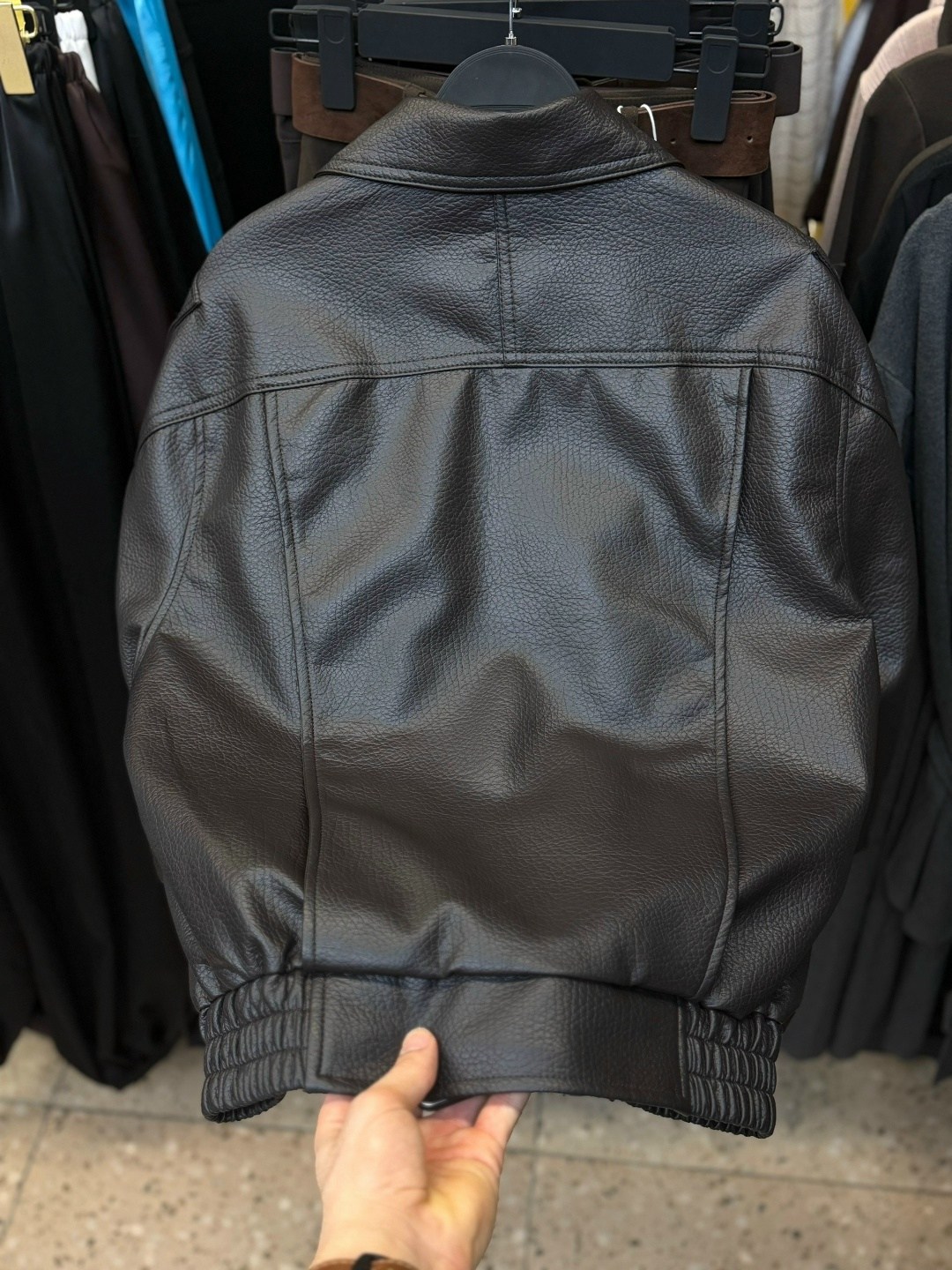 куртка кожаная,женская кожаная куртка,женская куртка,куртка,женская куртка бомбер