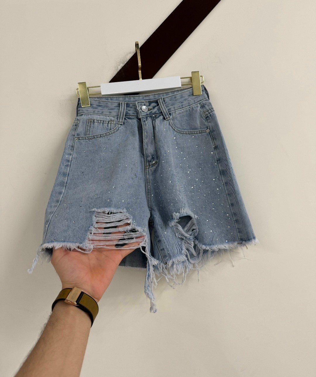 джинсовые шорты,женские джинсовые шорты,джинсовые шорты со стразами,шорты женские,шорты летние джинсовые