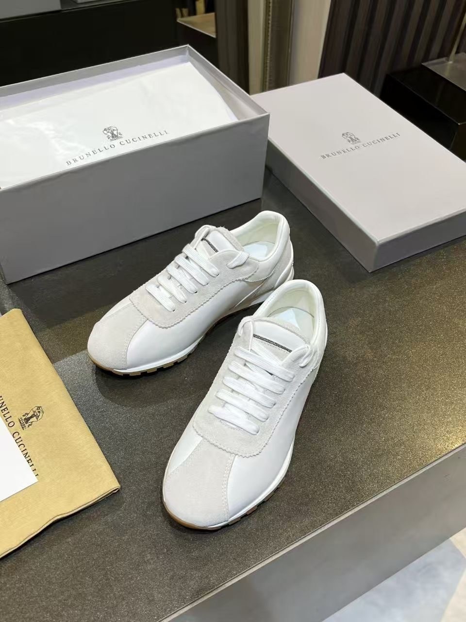 ,кроссовки brunello cucinelli,кроссовки brunello cucinelli черный,кожаные кроссовки brunello cucinelli,кроссовки для женщин