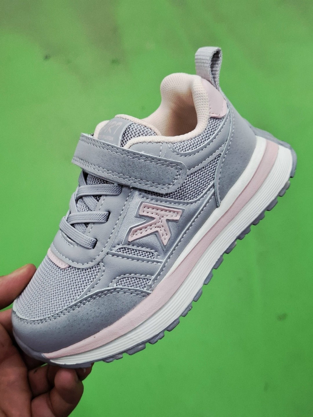 кроссовки,кроссовки adidas,детские кроссовки,кроссовки закрытые,кроссовка детская