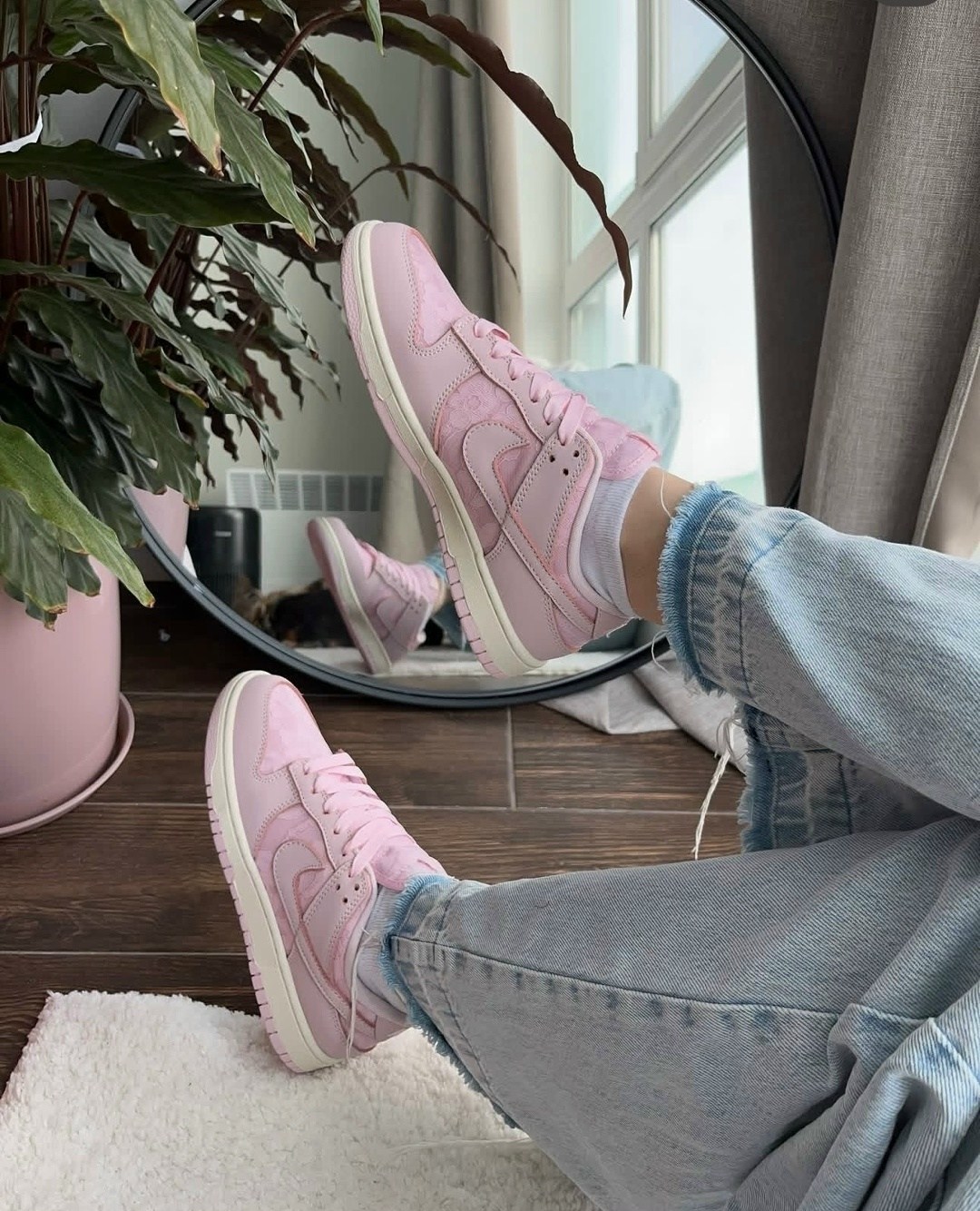 nike dunk low pink,dunk low nike,nike dunk low lx pink foam (w),розовые найк,nike dunk low gs 'triple pink'