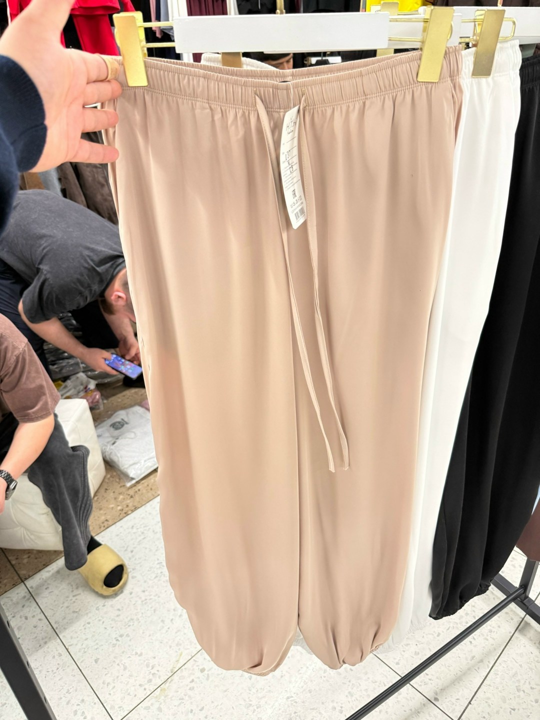 широкие брюки,женские широкие брюки,брюки свободные,женские брюки с широкими штанинами,шелковые брюки