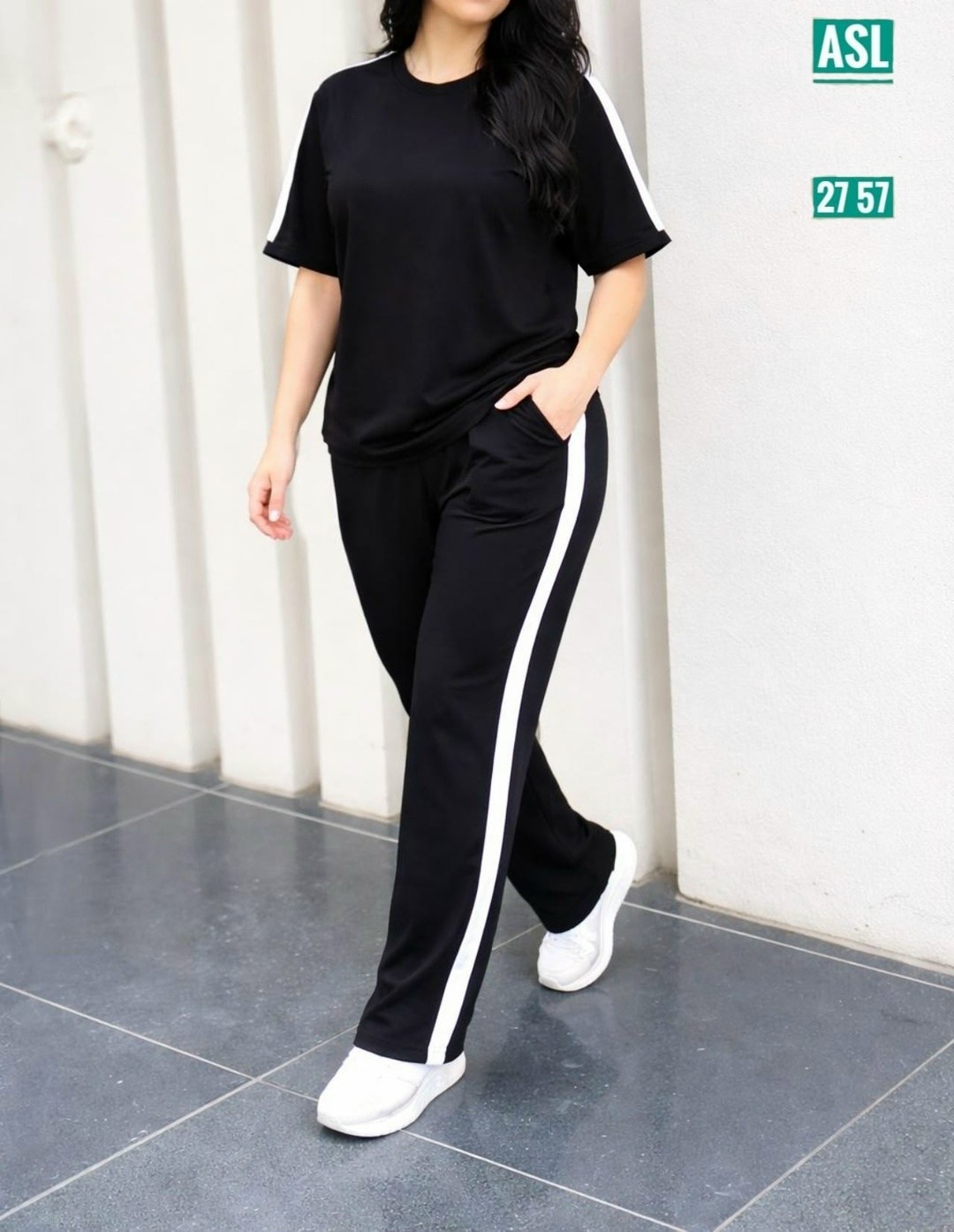 костюм спортивный женский,костюм с лампасами,трикотажные костюмы,женский костюм,спортивные костюм