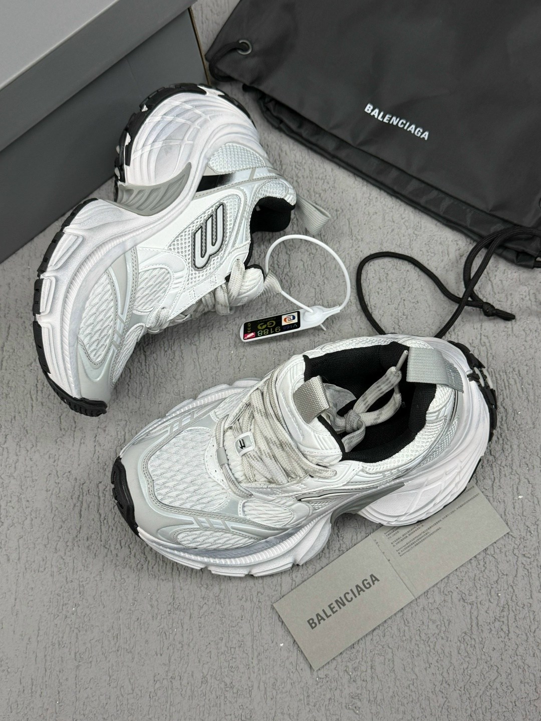 кроссовки женские balenciaga,кроссовки balenciaga,кроссовки женские баленсиага,повседневная спортивная  balenciaga,кроссовки женские