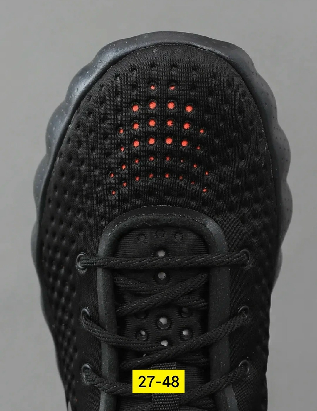 спортивная ,кроссовки,тапки модные, будущего,подошва