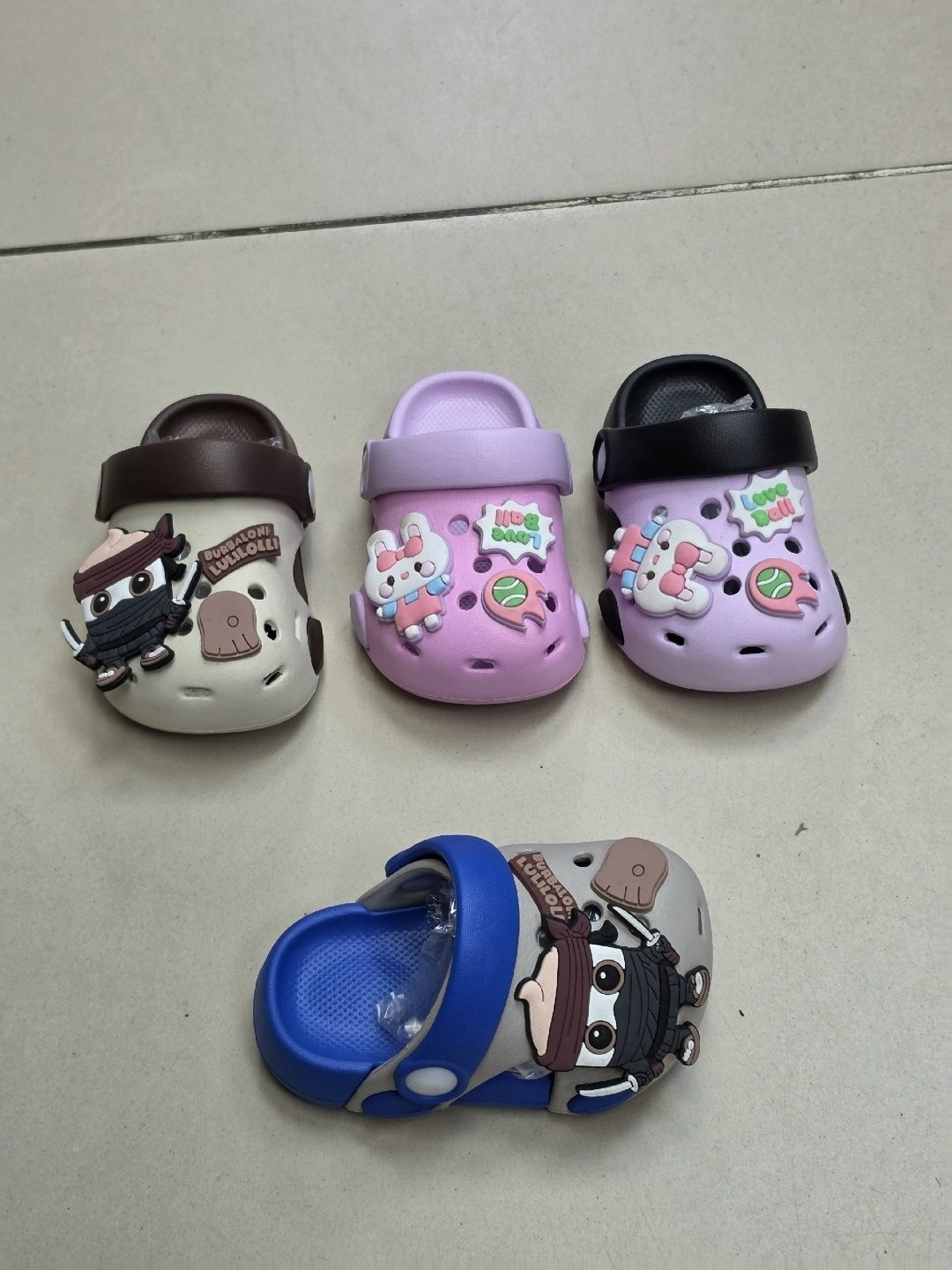 шлепанцы детские,детские тапочки,детские сандалии,сандалии sanrio, детская