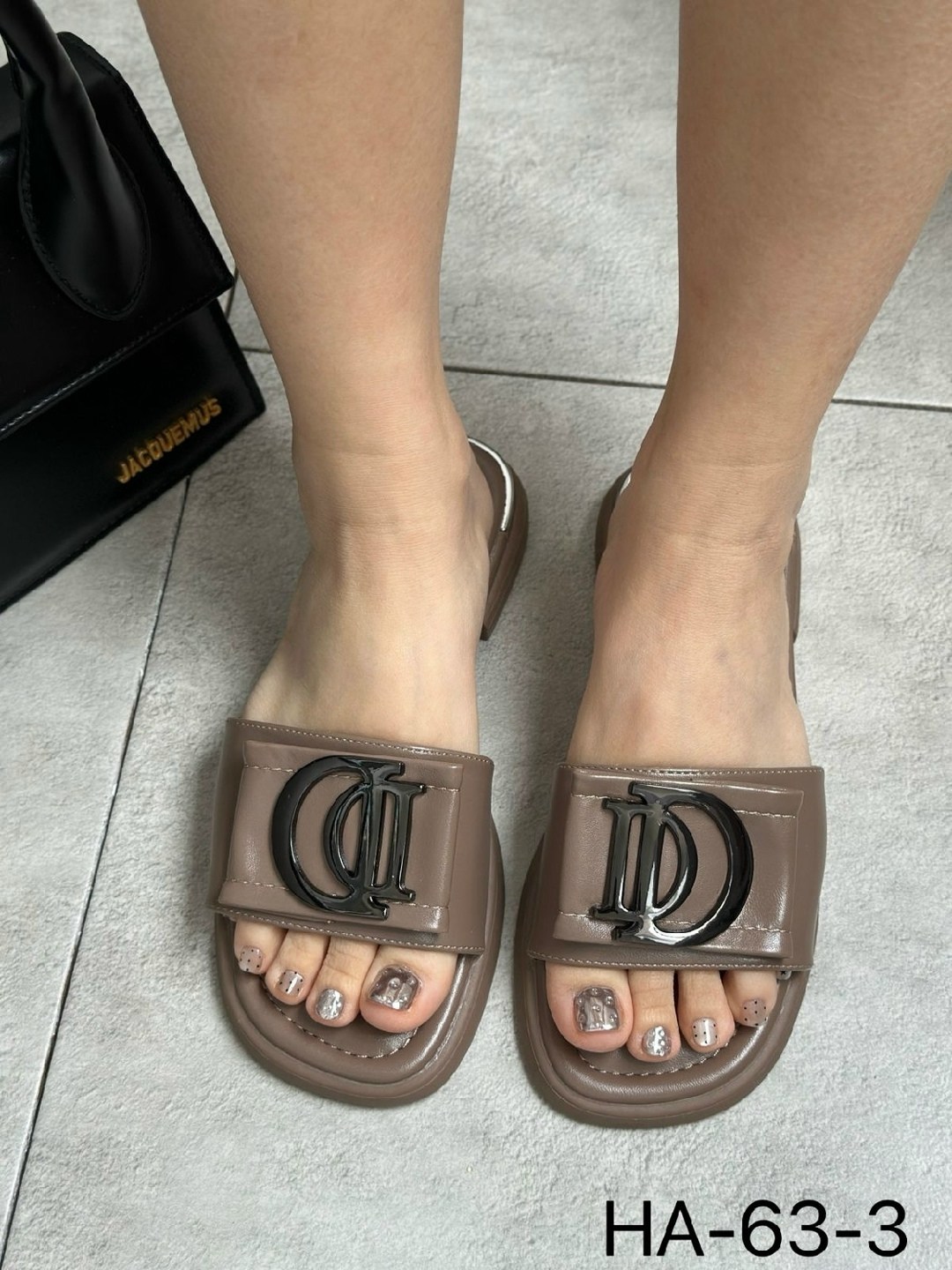,шлепанцы женские,шлепанцы женские кристиан диор,шлепки женские,стильные босоножки