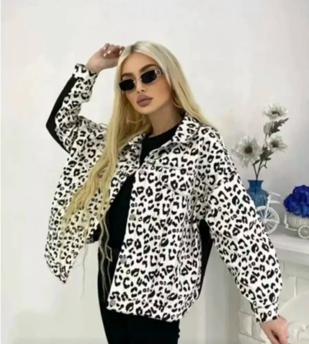 джинсовка с принтом,джинсовая куртка с принтом,куртка с принтом,куртка женская