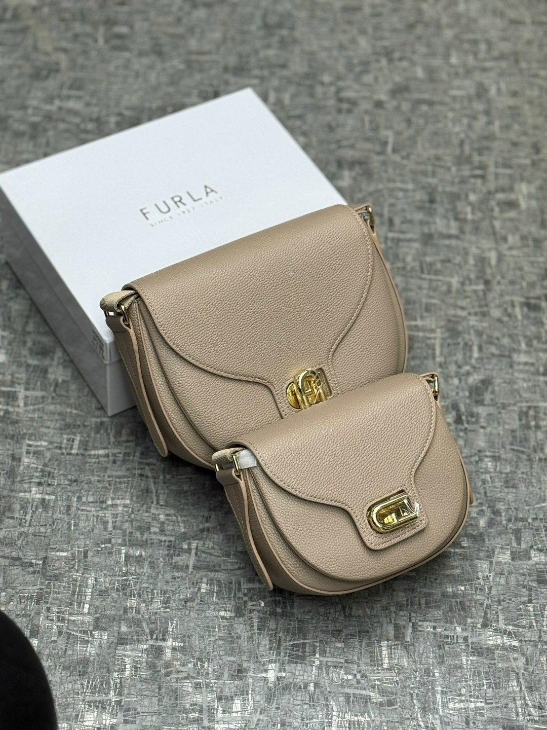 сумки,сумки женская,сумка,сумки для женщин,furla сумка женская