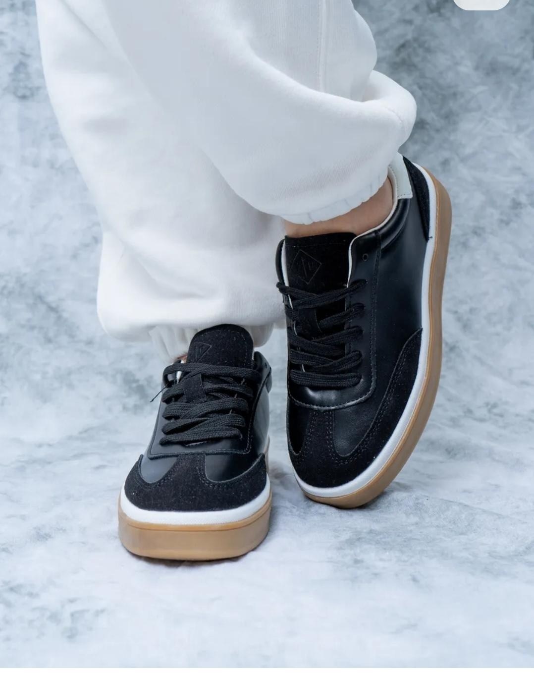 ,женские кроссовки из замши loro piana черные,женские кроссовки из кожи loro piana черные,кеды loro piana,брендовые кроссовки