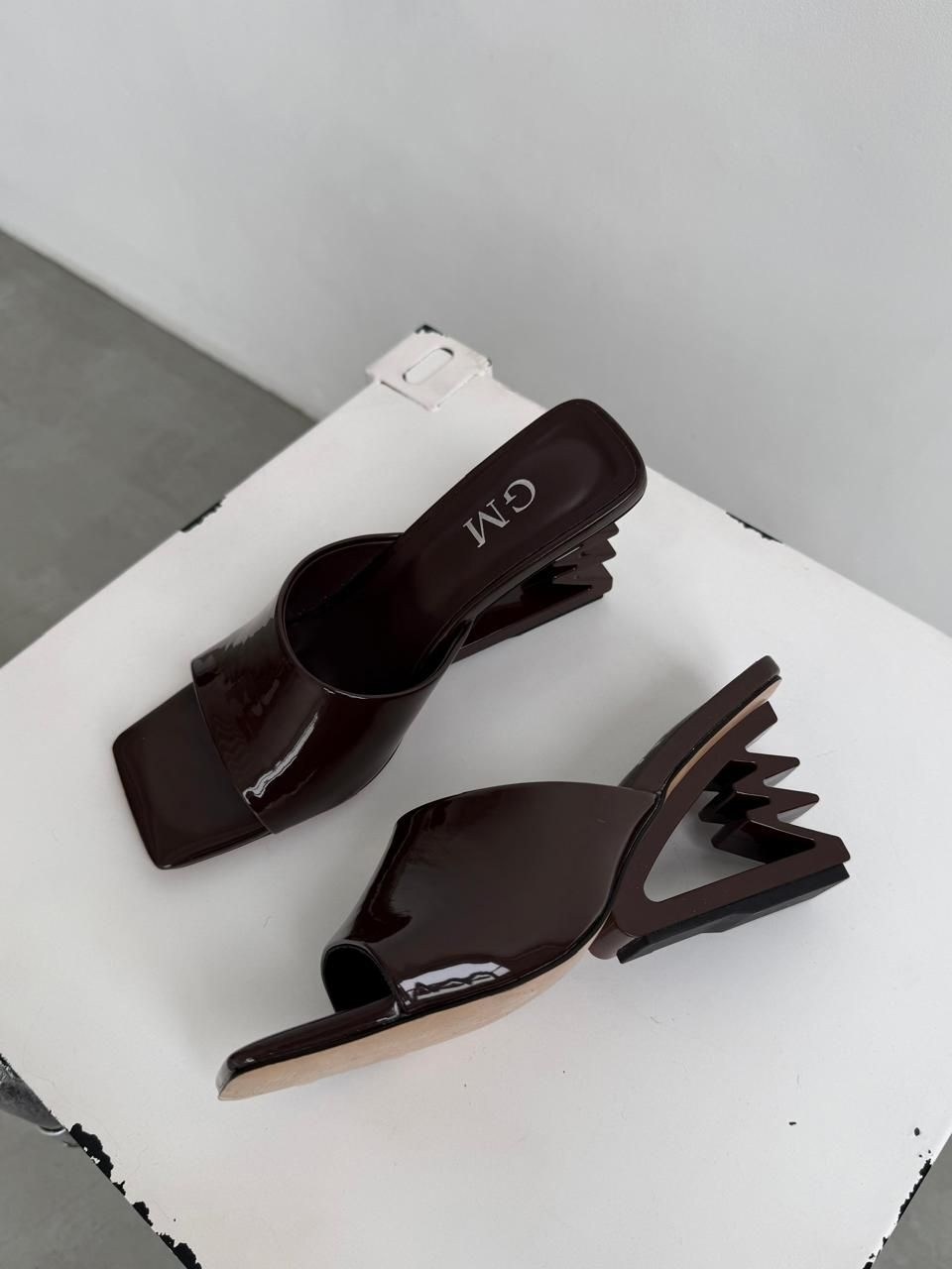 ,модные босоножки,женские босоножки,женские каблуки,мюли женские