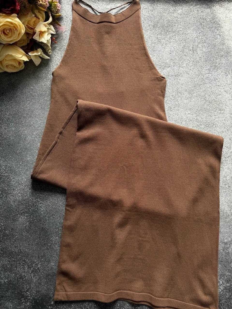 облегающее платье,модели платьев,трикотажное платье,платье миди,коричневое платье