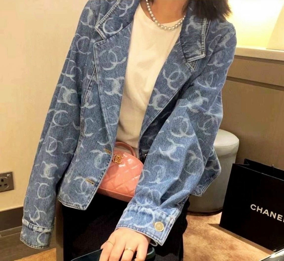 джинсовая куртка,куртка джинсовая louis vuitton,джинсовая куртка женская,модные джинсовые куртки,джинсовая куртка с принтом