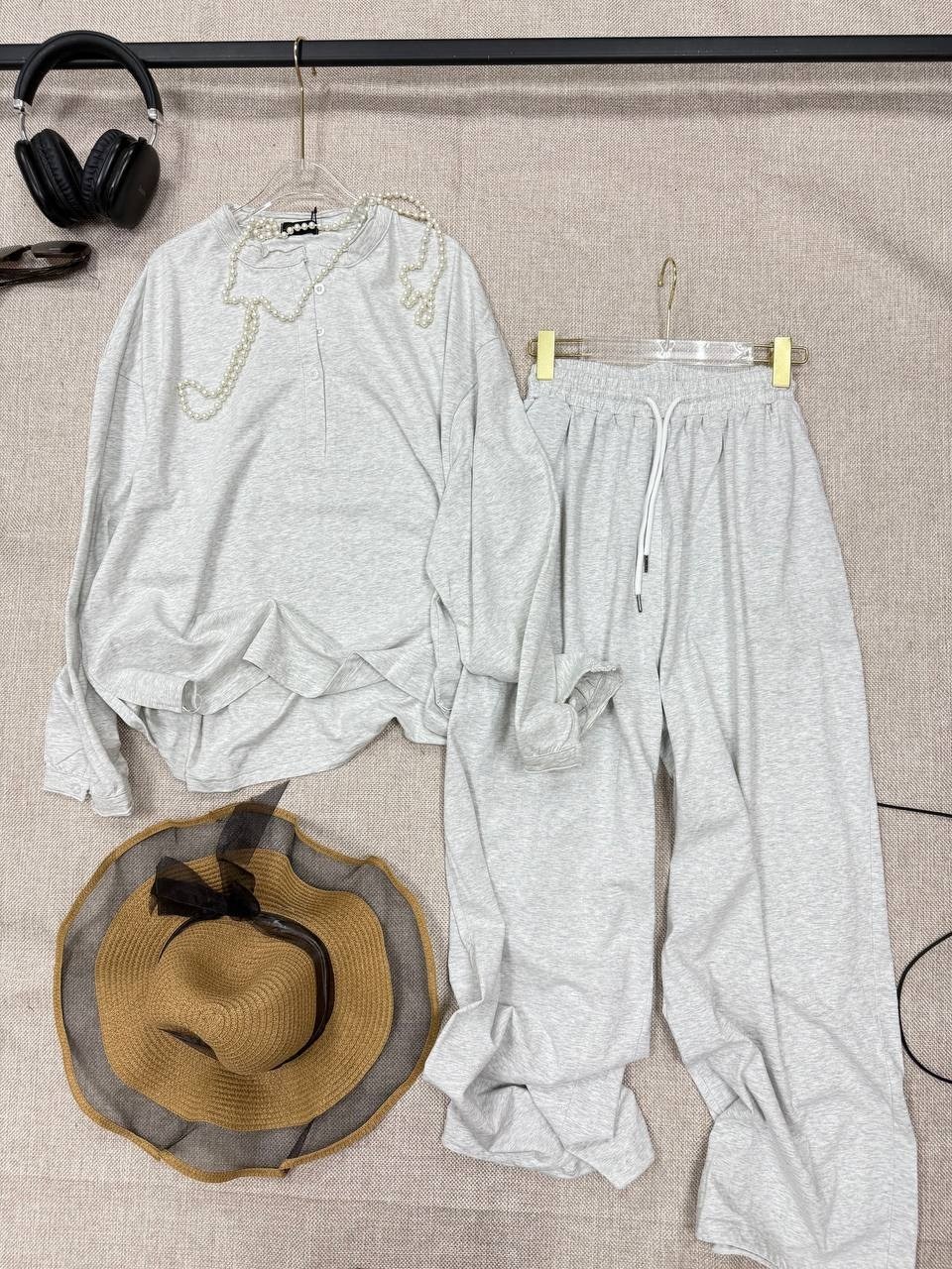 костюм с брюками,элегантный брючный костюм,костюм женский в пижамном стиле,брючный костюм женский,костюм брючный пижамный стиль