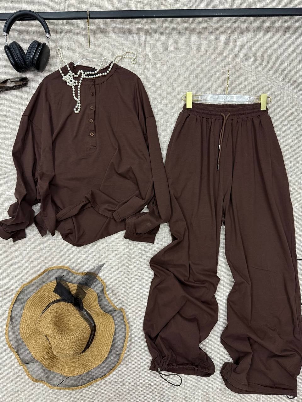 костюм с брюками,элегантный брючный костюм,костюм женский в пижамном стиле,брючный костюм женский,костюм брючный пижамный стиль