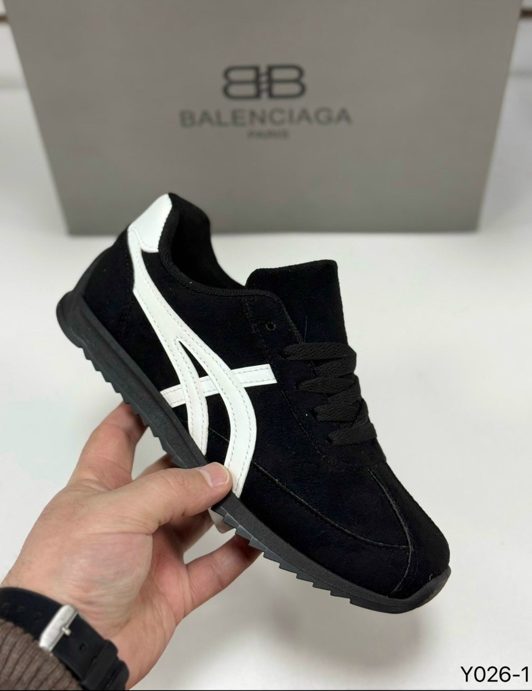 ,черные кроссовки,кроссовка мужской,обуви,мужские кроссовки