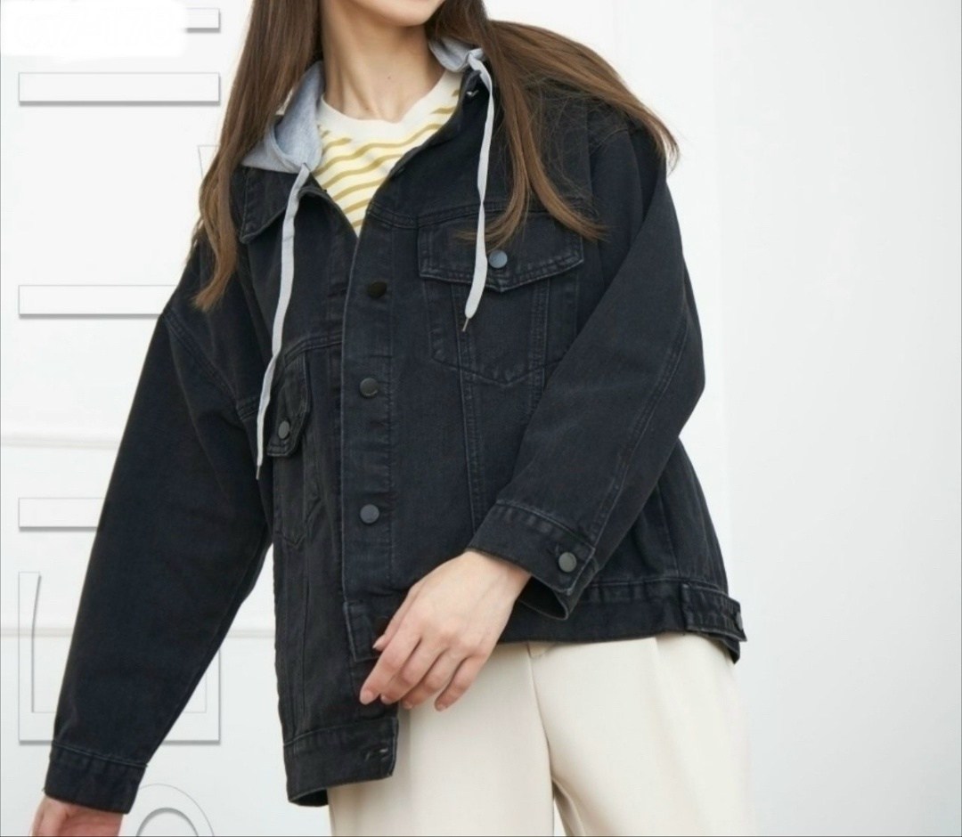 джинсовая куртка женская оверсайз черного цвета,куртка джинсовая женская,джинсовая куртка,джинсовая куртка женская оверсайз,черная объемная джинсовая куртка-бойфренд