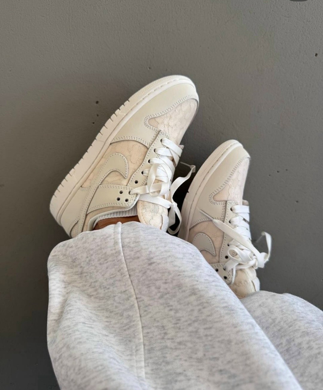 кроссовки nike sb dunk low цвет бежевый,кроссовки,nike dunk low,женские кроссовки,кроссовки dunk low nike