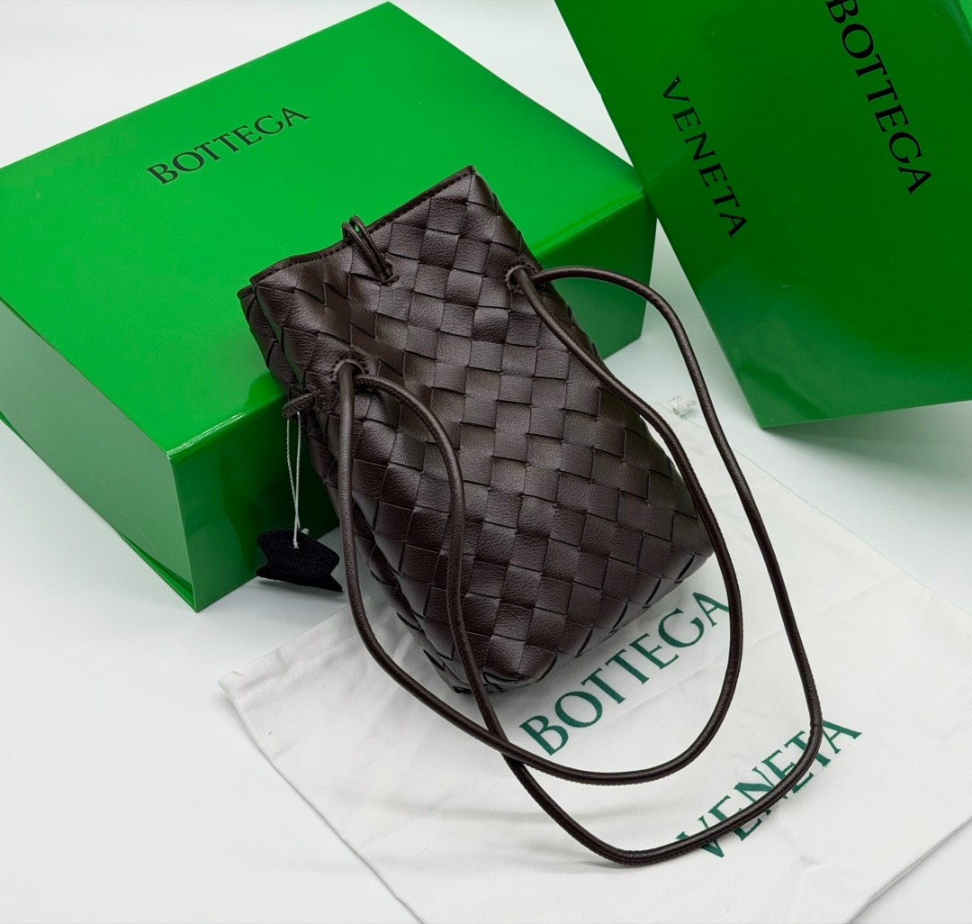 сумка bottega veneta женская,bottega veneta сумка,сумка bottega,сумка на плечо bottega veneta,кожаная сумка bottega veneta