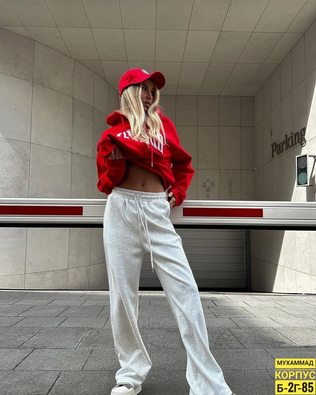 модная толстовка,свитшот женская,толстовка в стиле,толстовки женская,красная худи