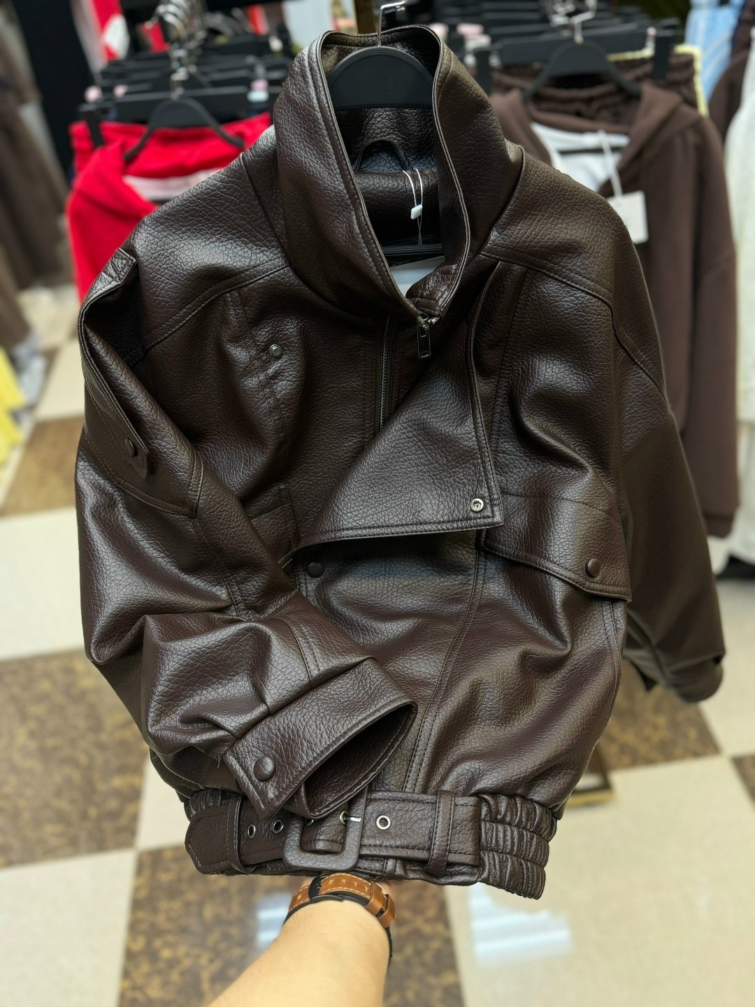 куртка кожаная,женская кожаная куртка,женская куртка,куртка,женская куртка бомбер