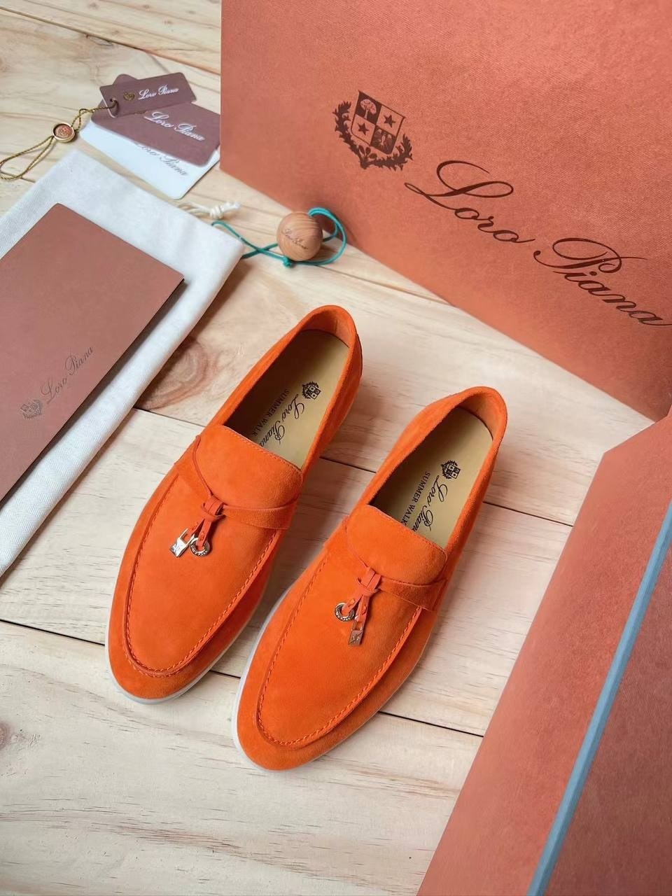 лоферы loro piana,лоферы женские loro piana,loro piana  женская лоферы оранжевые,,мокасины loro piana