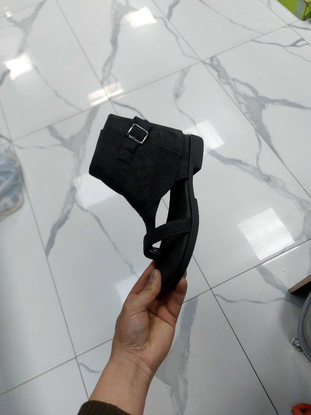 ,босоножки женские замшевые без каблука,босоножки женские черные без каблука,замшевые босоножки,летние босоножки