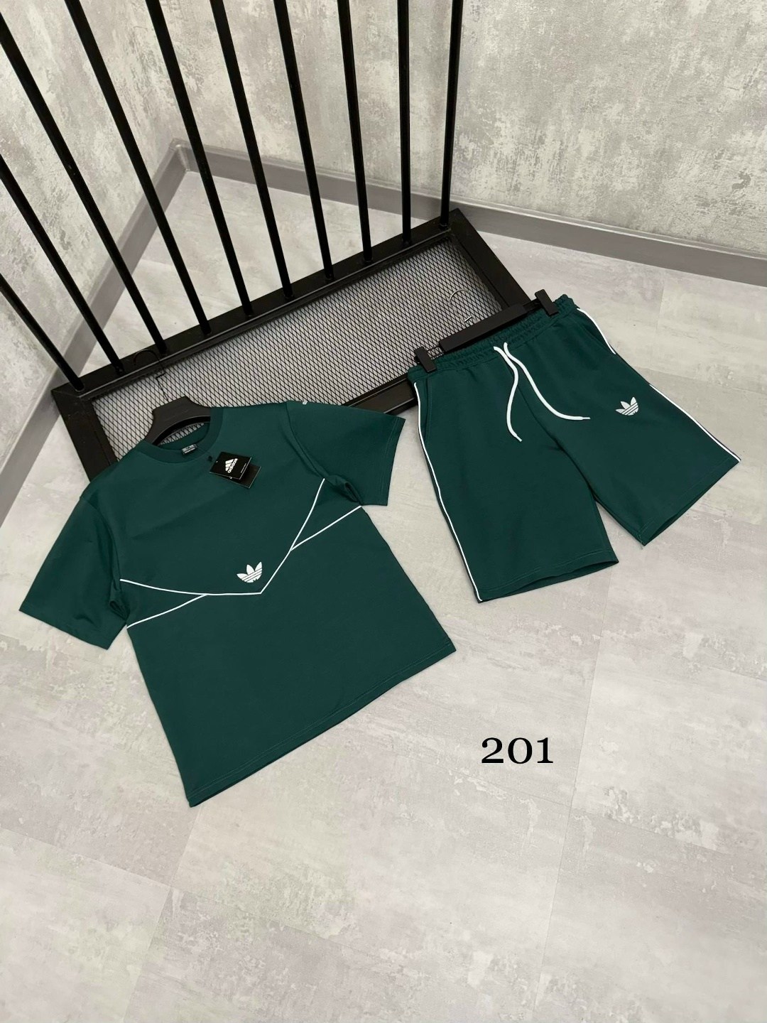 мужские спортивные костюмы,спортивные костюм,костюм спортивный adidas,спортивные костюмы для мужчин,футболки комплект