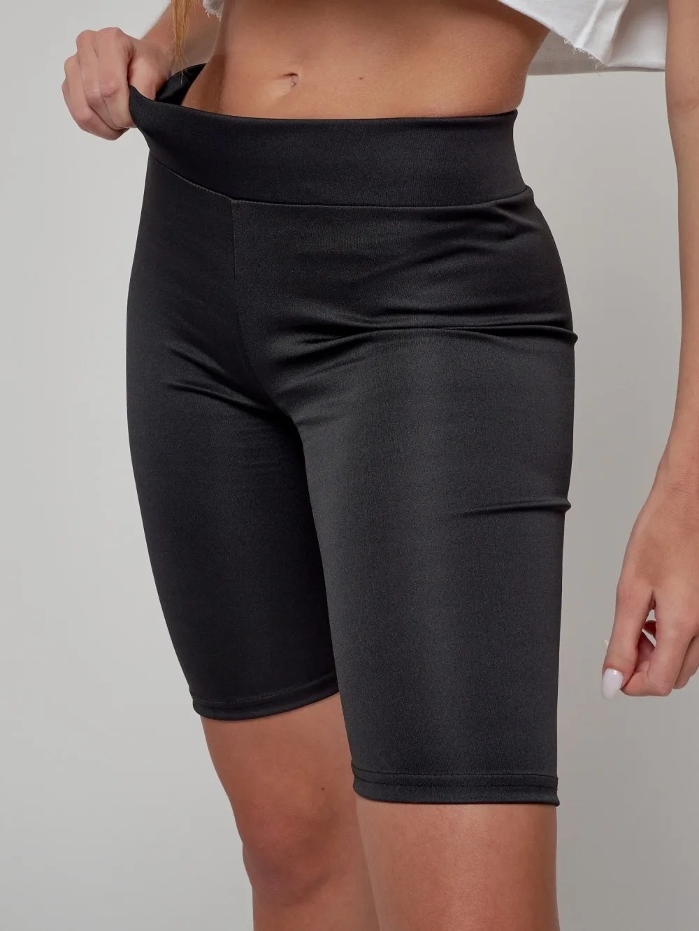 модный стиль одежды,образ с велосипедками,велосипедки с футболкой оверсайз,стильный наряд