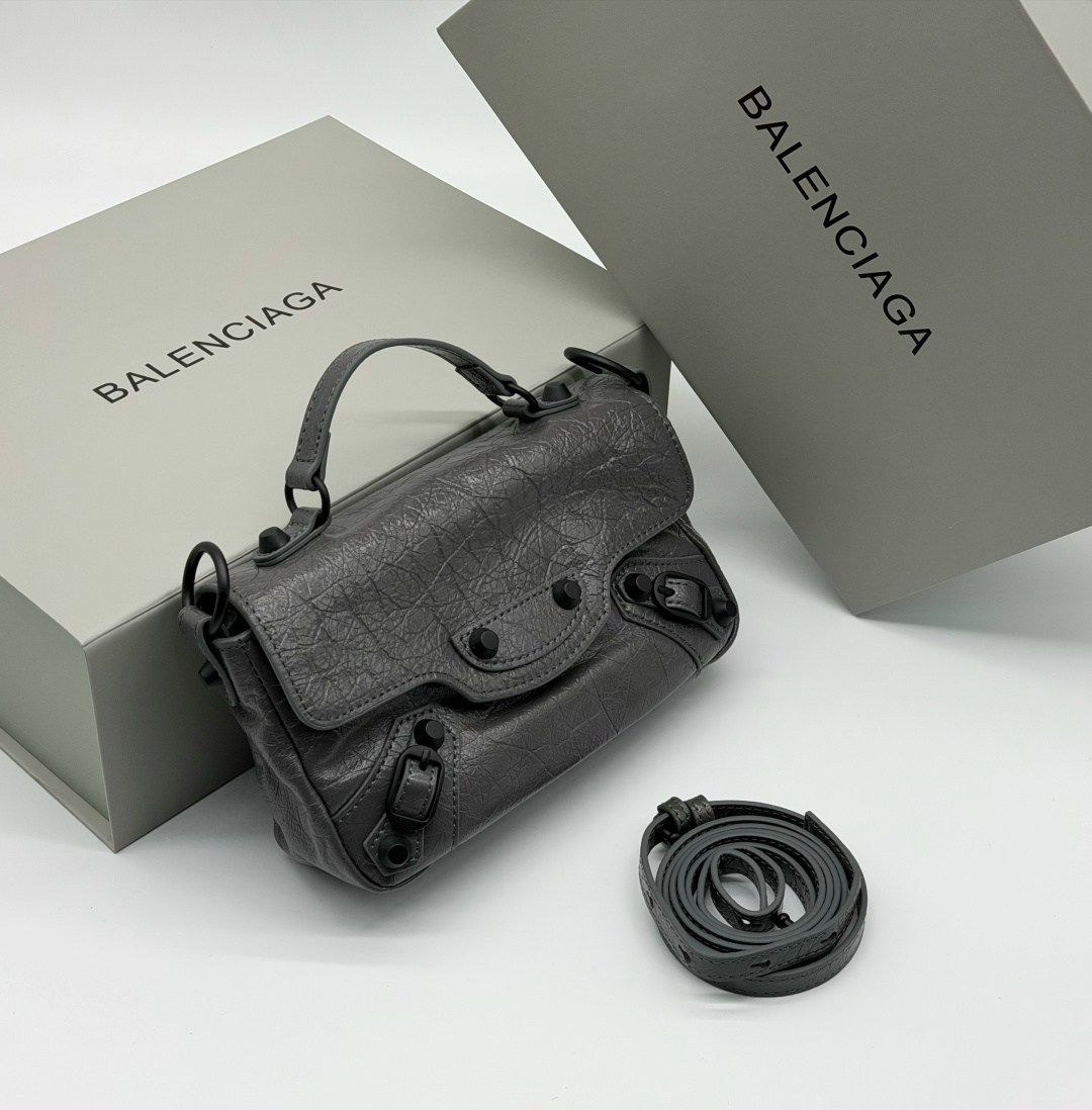 сумка баленсиага серебряная,сумка баленсиага серебро,balenciaga сумки,сумка рюкзак баленсиага,сумка