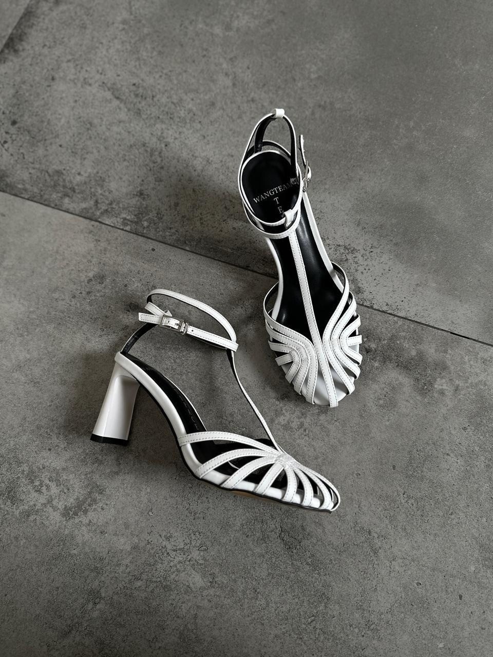 женские босоножки,босоножки сандали,босоножки на каблуках,босоножки с ремешками,босоножки cандалии