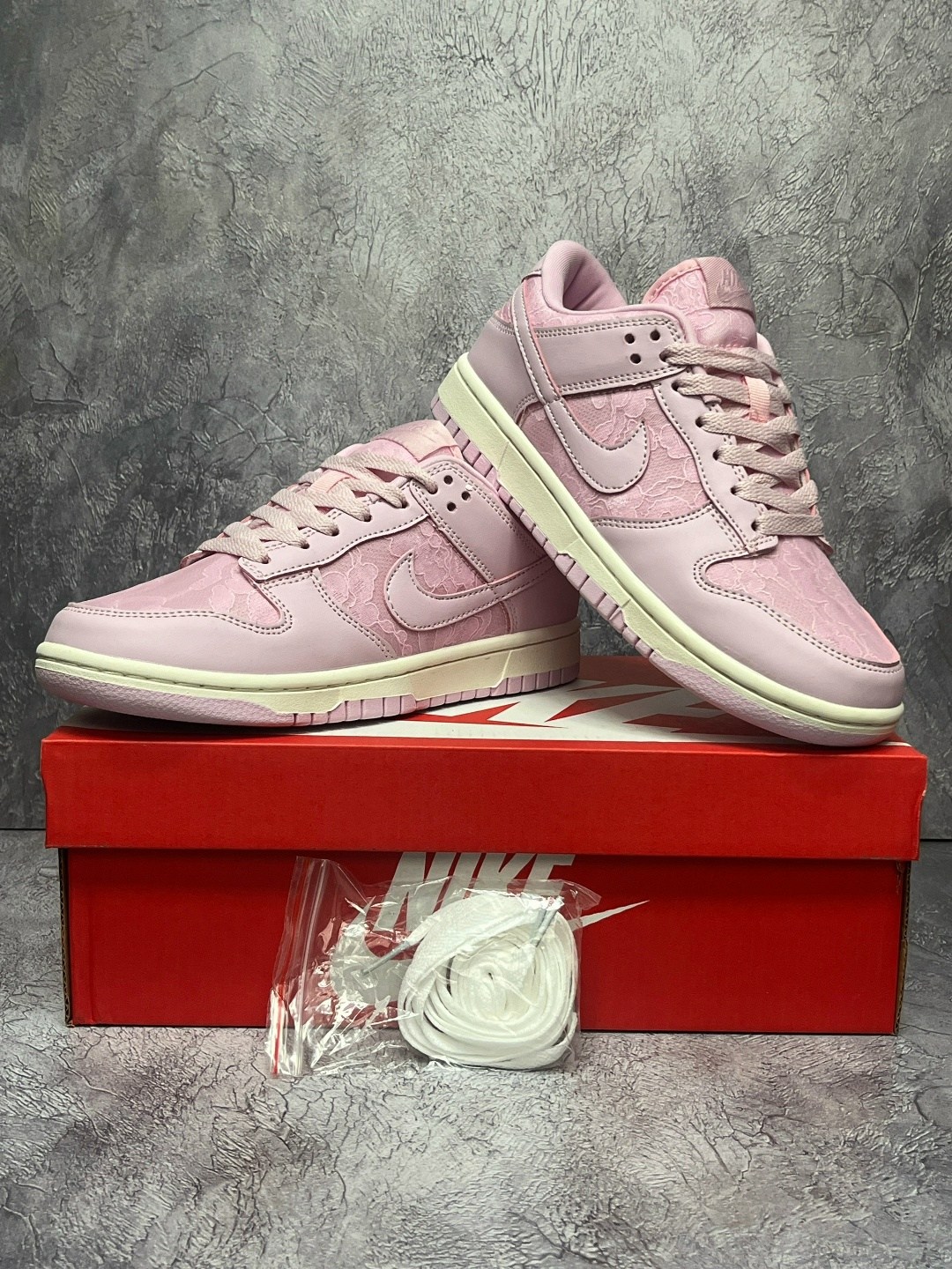 nike dunk low pink,кроссовки nike sb dunk low pink,кроссовки nike dunk low gs 'pink velvet' розовый,nike dunk pink pigeon,найк данк лоу пинк вельвет