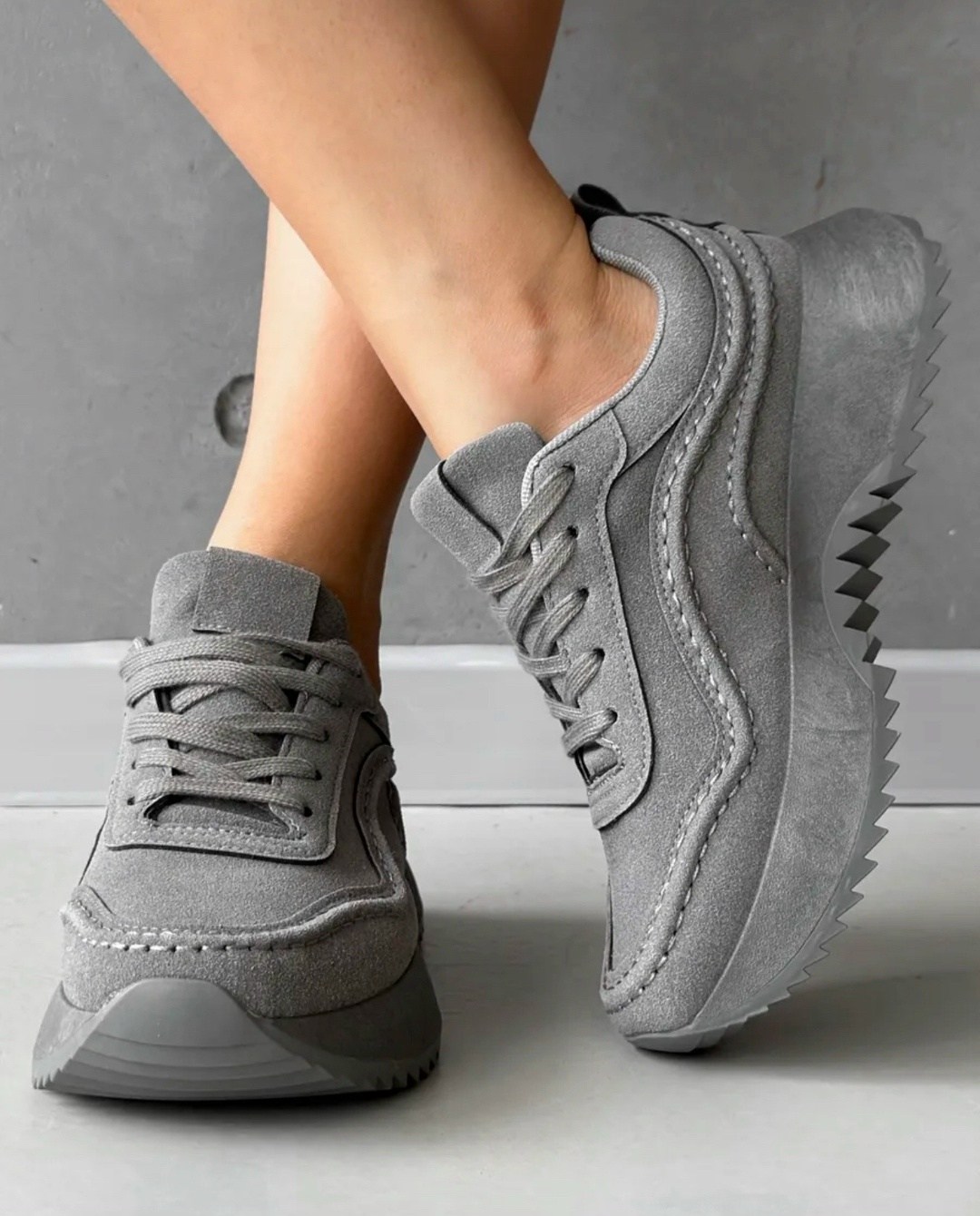 кроссовки замшевые демисезонные,серые кроссовки,кроссовки женскиe,,повседневные кроссовки