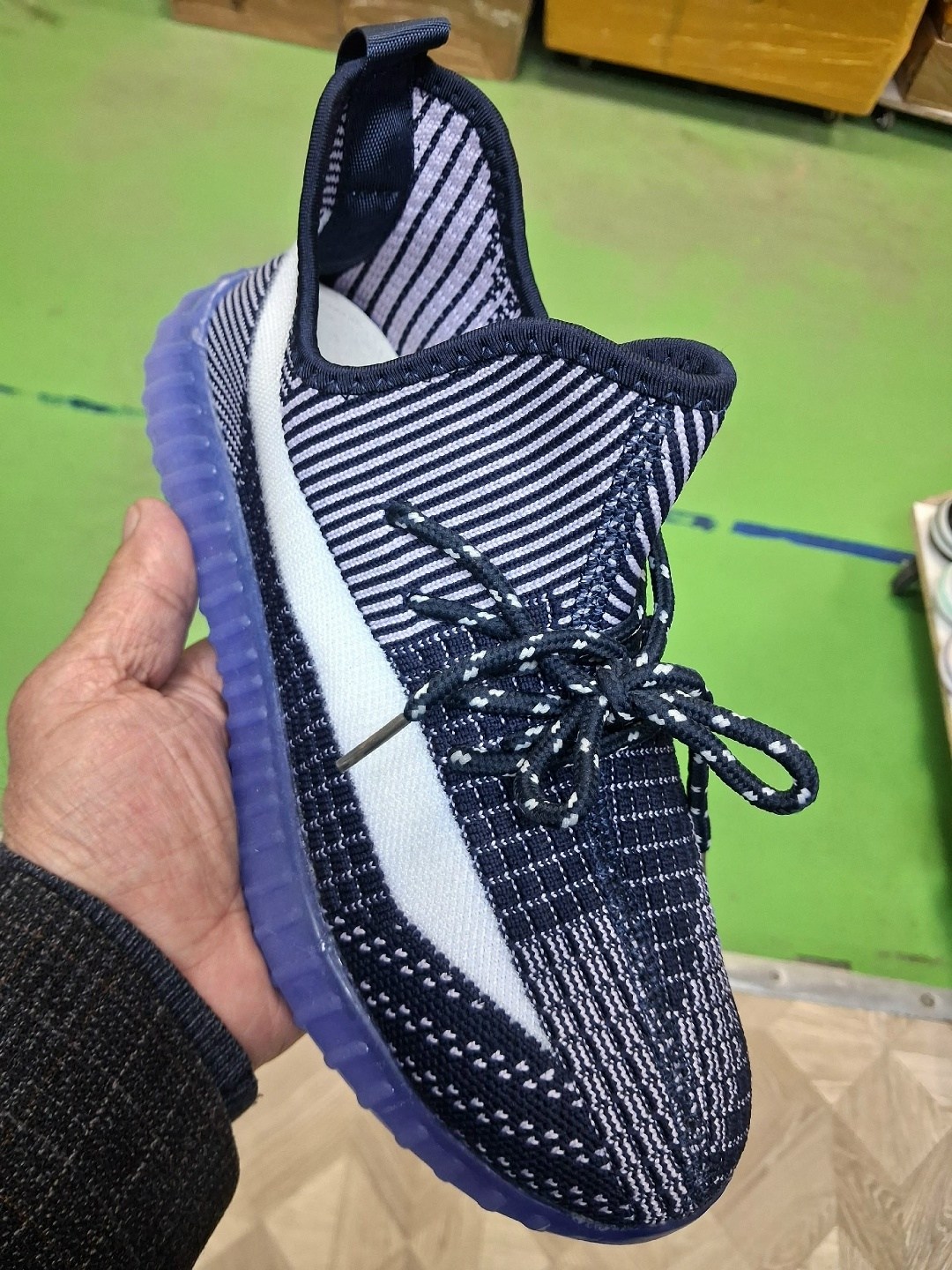 кроссовки adidas yeezy 350 boost,кроссовки желтые,кроссовки,женские кроссовки,кроссовки adidas yeezy boost