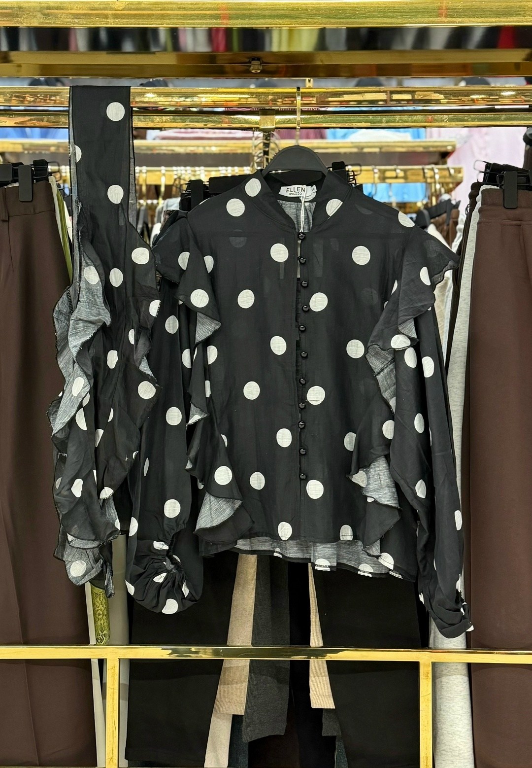 блузка с оборками,женская блузка,блузка нарядная офисная в горох yan&david,блузка женская шифоновая в горошек с воротником-бантом,шифоновая блуза горошек