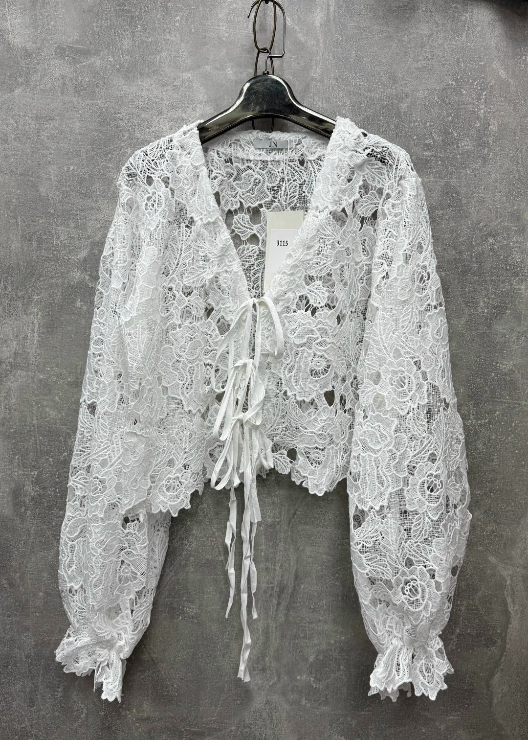 модные костюмы,модные костюмы с гипюром,костюм с кружевом,кружевное платье,кружевной комплект