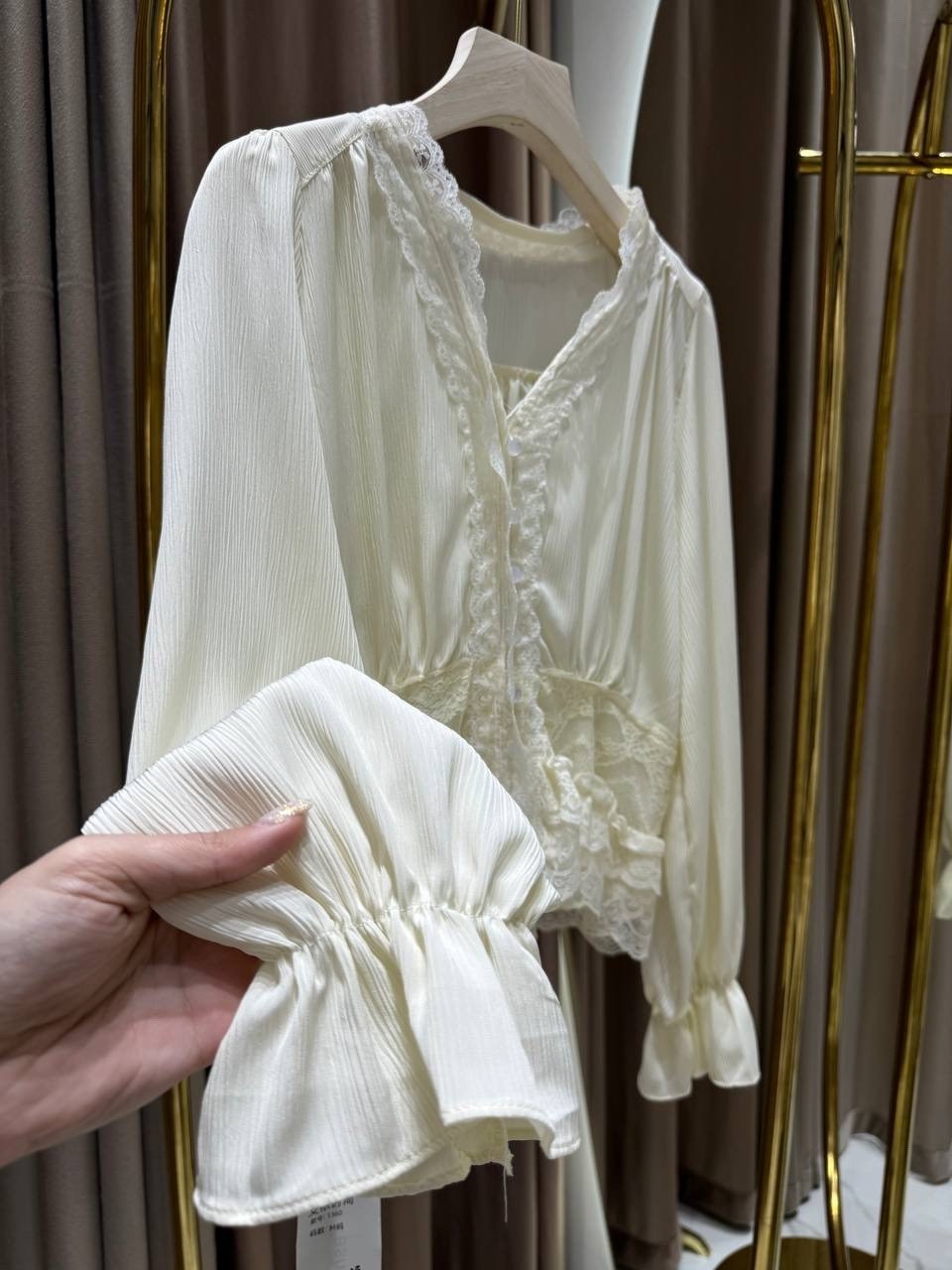 блузка с кружевами,стильные модели кружевных блузок 2026 года,шифоновая блуза с кружевом,блузка женская,блузка винтажная