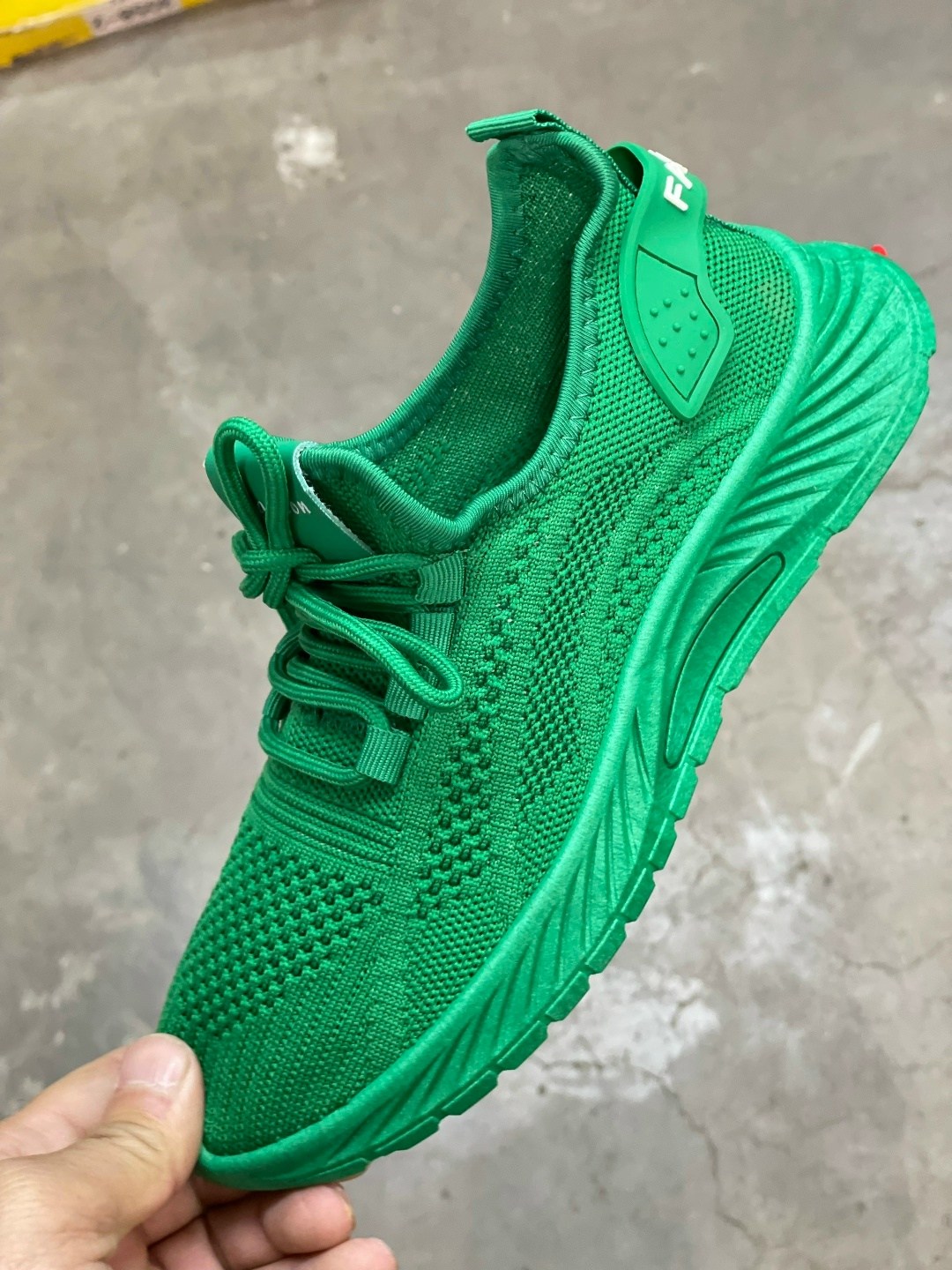 кроссовки,женские кроссовки,кроссовки облегченные,кроссовки дышащие,кроссовки зеленые