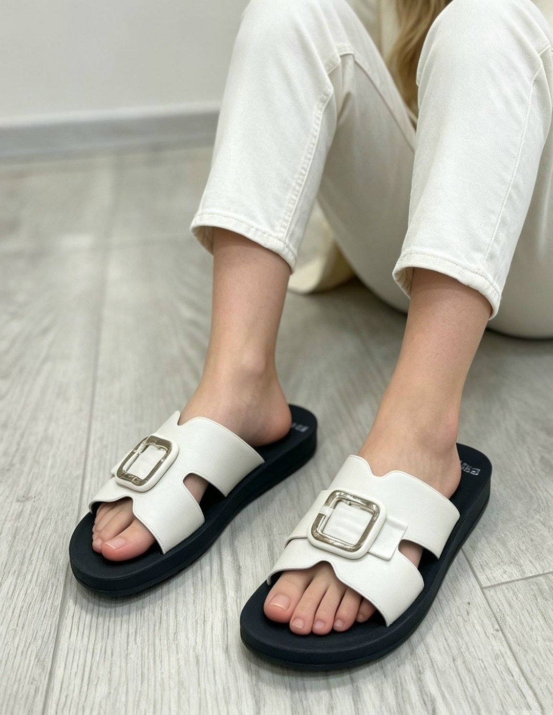 шлепанцы женские,,женские шлепки,босоножки грациана,белые шлепанцы